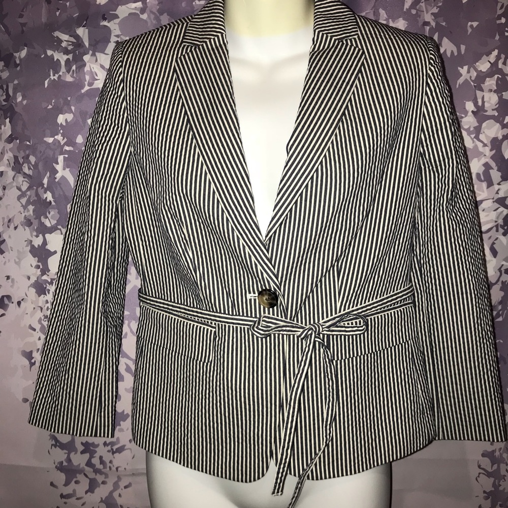 Ann Taylor 3/4 stripped blazer